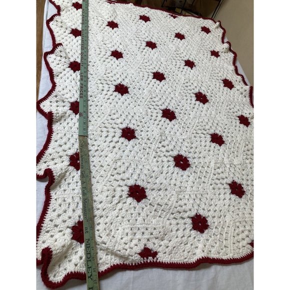 Vintage 52 x 38 Inch White and Red Floral Handmade Afghan Blanket - Picture 7 of 12